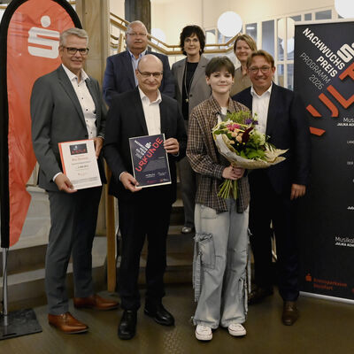 20260915 - Mia Dierkes nimmt Sparkassen Nachwuchspreis Kultur 2026 entgegen