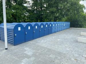 Fahrradboxen auf neuen Standort gesetzt