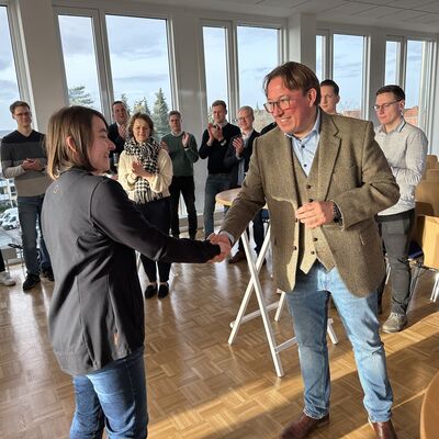 Im Rahmen einer kleinen Feierstunde wurde der Einstellungsjahrgang 2021 geehrt. (Foto: Stadt Ibbenb&uuml;ren / Christina H&uuml;sken)