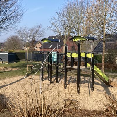 20260507 - Spielplatz Hauffstra&szlig;e: Rund 50 N&auml;gel und Schrauben entdeckt 