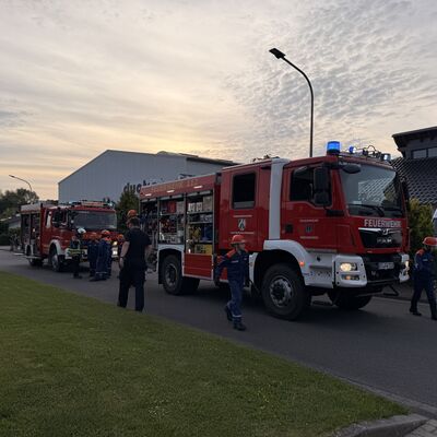 Insgesamt 28 Jugendliche erlebten beim Berufsfeuerwehrtag der Jugendfeuerwehr Ibbenb&uuml;ren einen abwechslungsreichen Tag ganz im Stil einer Berufsfeuerwehr und konnten den Wachalltag hautnah kennenlernen. (Foto: Feuerwehr Ibbenb&uuml;ren)