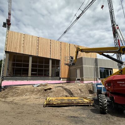 Impressionen vom Richtfest f&uuml;r das neue Schul- und Vereinsschwimmbad (Foto: Stadt Ibbenb&uuml;ren / Andr&eacute; Elshoff)