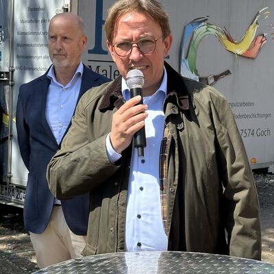 Impressionen vom Richtfest f&uuml;r das neue Schul- und Vereinsschwimmbad (Foto: Stadt Ibbenb&uuml;ren / Andr&eacute; Elshoff)