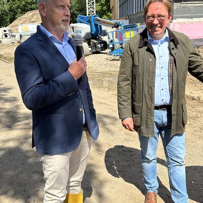 Impressionen vom Richtfest f&uuml;r das neue Schul- und Vereinsschwimmbad (Foto: Stadt Ibbenb&uuml;ren / Andr&eacute; Elshoff)