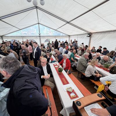 Impressionen vom Fassanstich zur offiziellen Er&ouml;ffnung der Ibbenb&uuml;rener Gro&szlig;kirmes 2026 (Foto: Stadt Ibbenb&uuml;ren / Max Bertemes)
