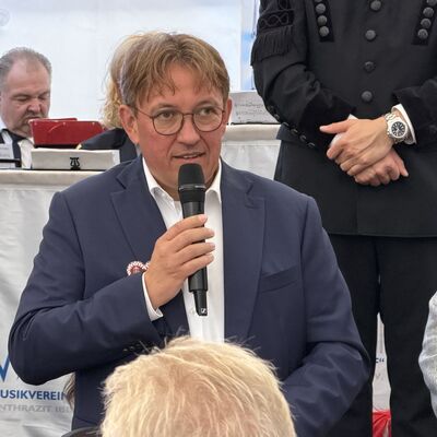 Impressionen vom Fassanstich zur offiziellen Er&ouml;ffnung der Ibbenb&uuml;rener Gro&szlig;kirmes 2026 (Foto: Stadt Ibbenb&uuml;ren / Max Bertemes)