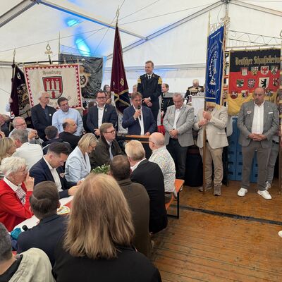 Impressionen vom Fassanstich zur offiziellen Er&ouml;ffnung der Ibbenb&uuml;rener Gro&szlig;kirmes 2026 (Foto: Stadt Ibbenb&uuml;ren / Max Bertemes)