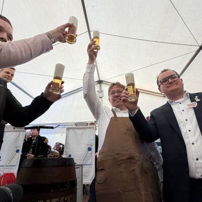 Impressionen vom Fassanstich zur offiziellen Er&ouml;ffnung der Ibbenb&uuml;rener Gro&szlig;kirmes 2026 (Foto: Stadt Ibbenb&uuml;ren / Max Bertemes)