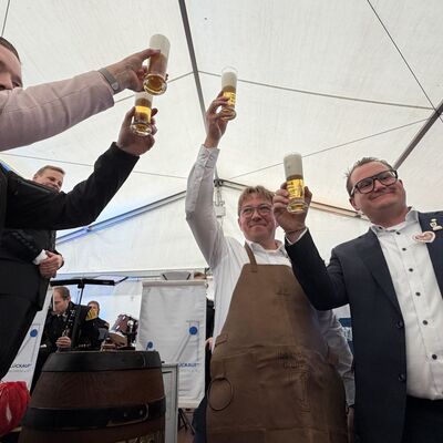 Impressionen vom Fassanstich zur offiziellen Er&ouml;ffnung der Ibbenb&uuml;rener Gro&szlig;kirmes 2026 (Foto: Stadt Ibbenb&uuml;ren / Max Bertemes)