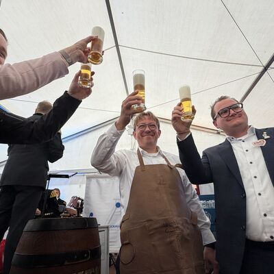 Impressionen vom Fassanstich zur offiziellen Er&ouml;ffnung der Ibbenb&uuml;rener Gro&szlig;kirmes 2026 (Foto: Stadt Ibbenb&uuml;ren / Max Bertemes)