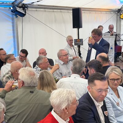 Impressionen vom Fassanstich zur offiziellen Er&ouml;ffnung der Ibbenb&uuml;rener Gro&szlig;kirmes 2026 (Foto: Stadt Ibbenb&uuml;ren / Max Bertemes)