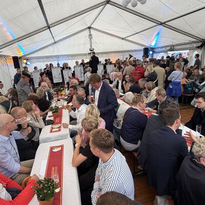 Impressionen vom Fassanstich zur offiziellen Er&ouml;ffnung der Ibbenb&uuml;rener Gro&szlig;kirmes 2026 (Foto: Stadt Ibbenb&uuml;ren / Max Bertemes)
