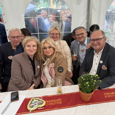Impressionen vom Fassanstich zur offiziellen Er&ouml;ffnung der Ibbenb&uuml;rener Gro&szlig;kirmes 2026 (Foto: Stadt Ibbenb&uuml;ren / Max Bertemes)